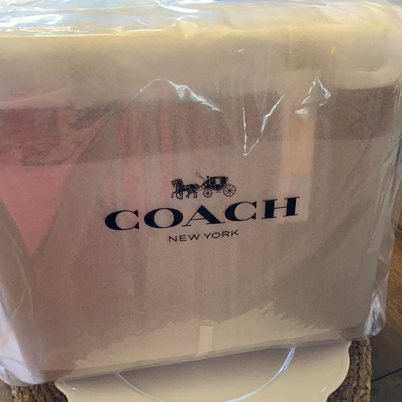 Coach Derby Tote - Picture 9 of 12